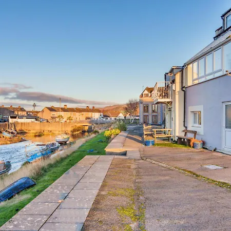 Harbourside House - *