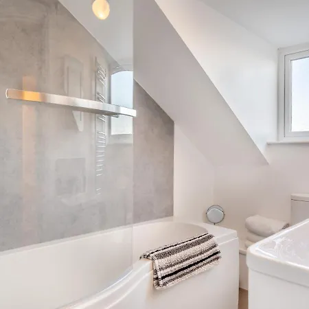 Harbourside House - *